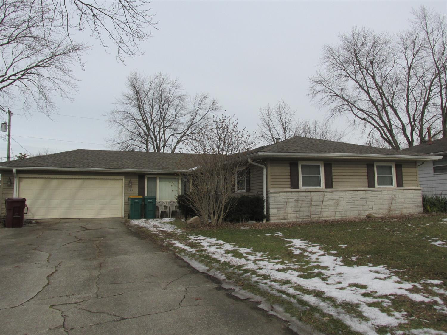 Property Photo:  2920 W 74th Lane  IN 46410 