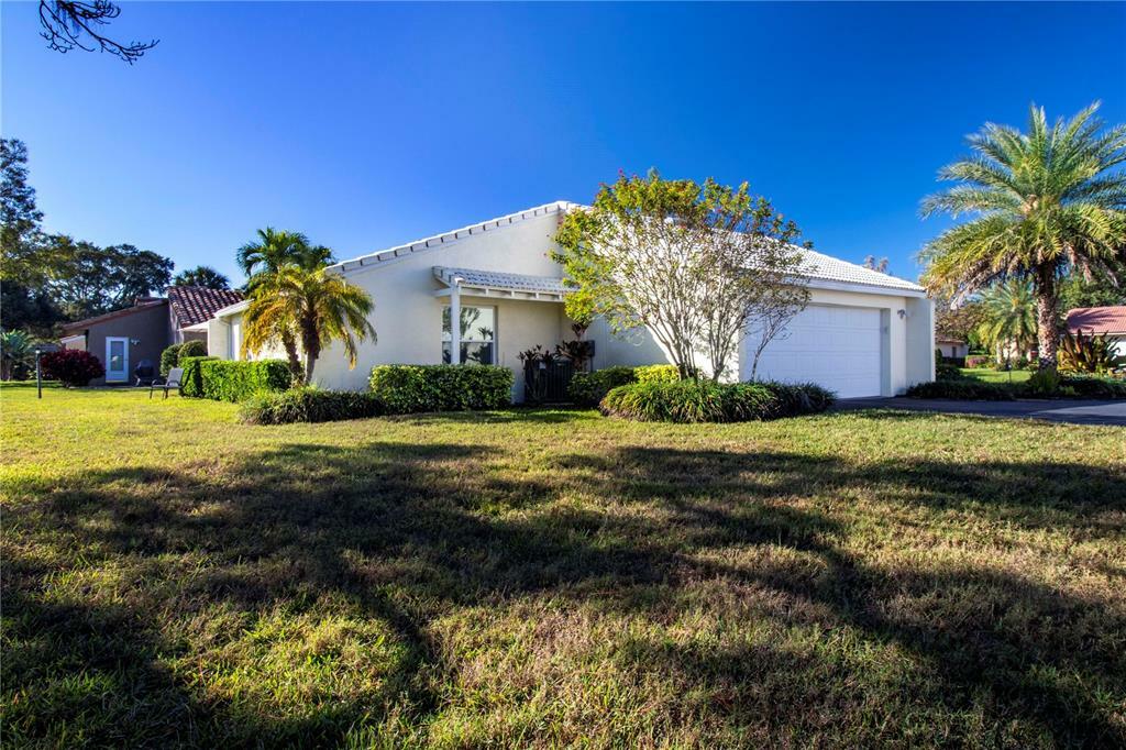 Property Photo:  7229 Las Casas Drive  FL 34243 