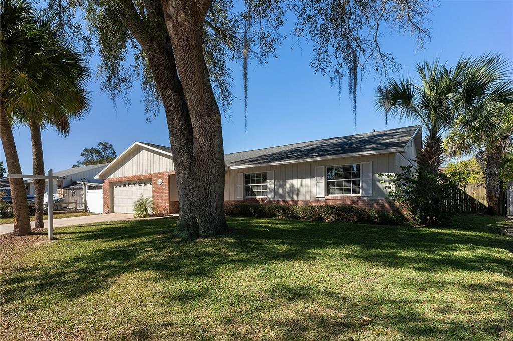 Property Photo: 1440 Guinevere Drive FL 32707