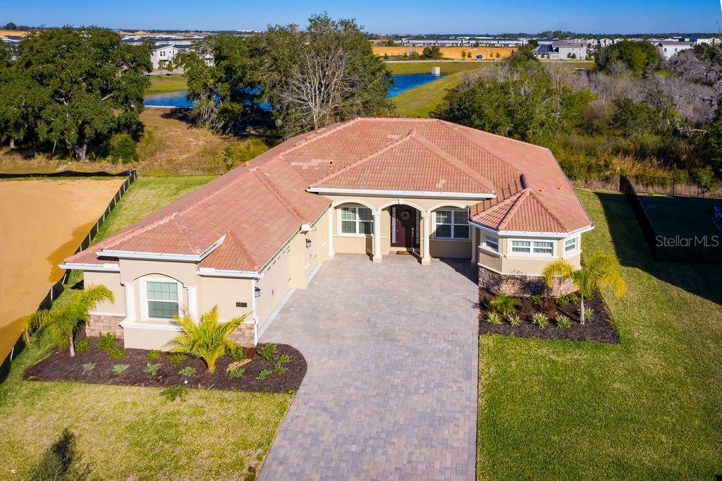 Property Photo:  8847 Fallen Oak Drive  FL 33896 