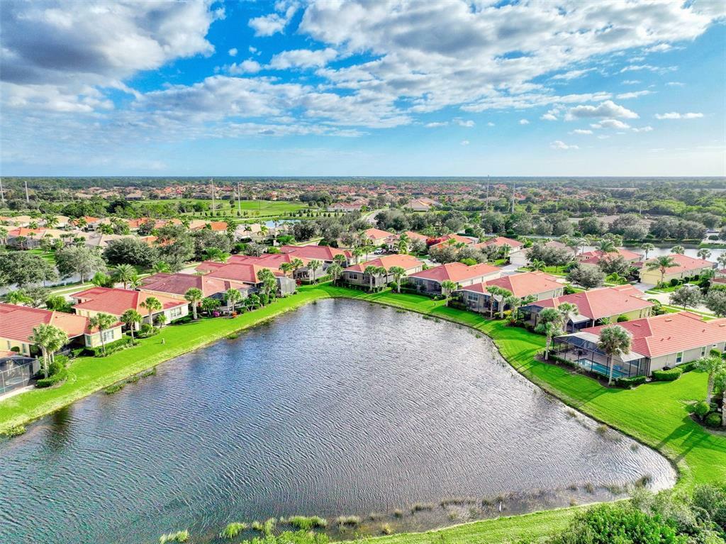 Property Photo: 310 Savona Way FL 34275