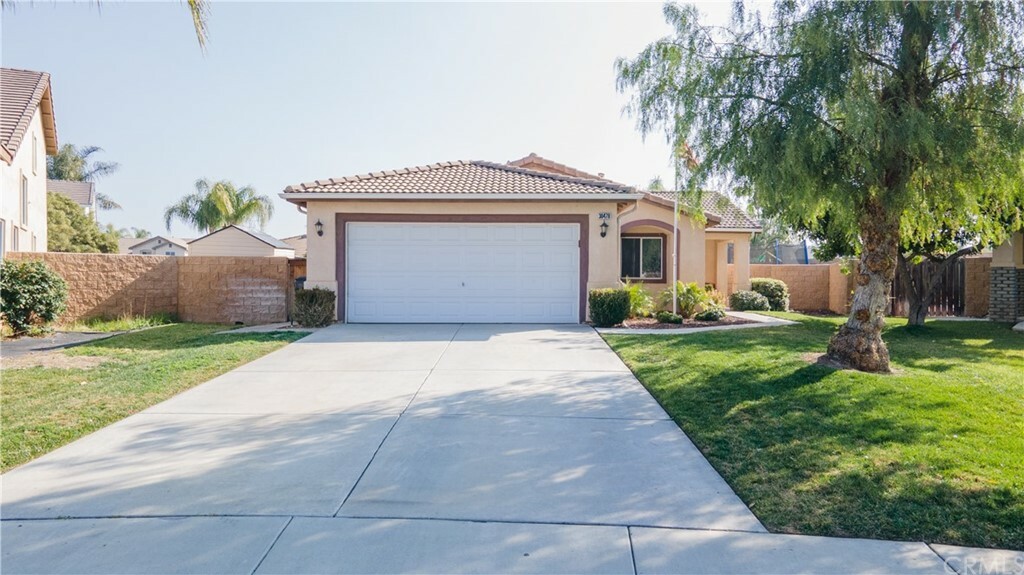 Property Photo:  30478 Silver Hawk Drive  CA 92584 