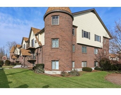 Property Photo:  3 Royal Crest Dr 5  MA 02368 