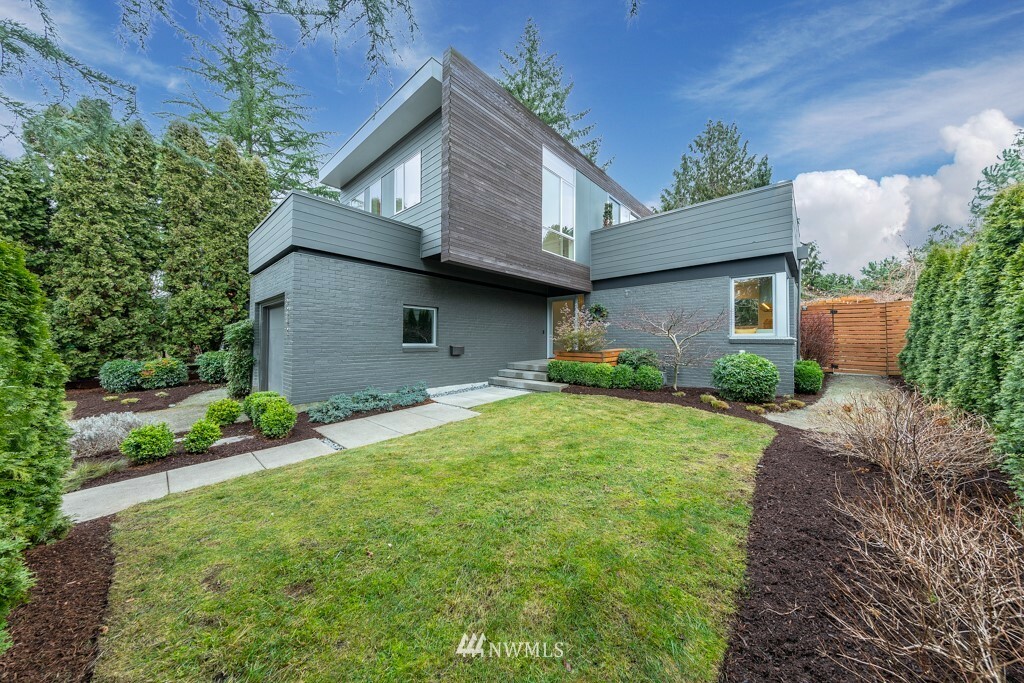 Property Photo:  6242 40th Avenue NE  WA 98115 