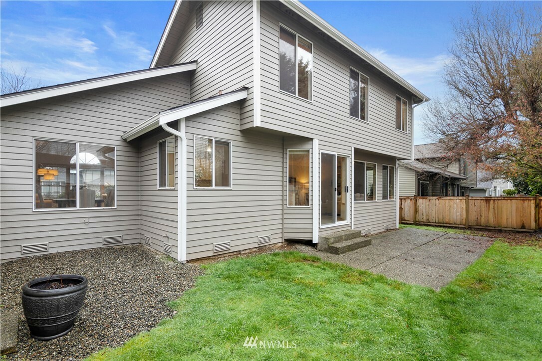 Property Photo:  15636 156th Place SE  WA 98058 