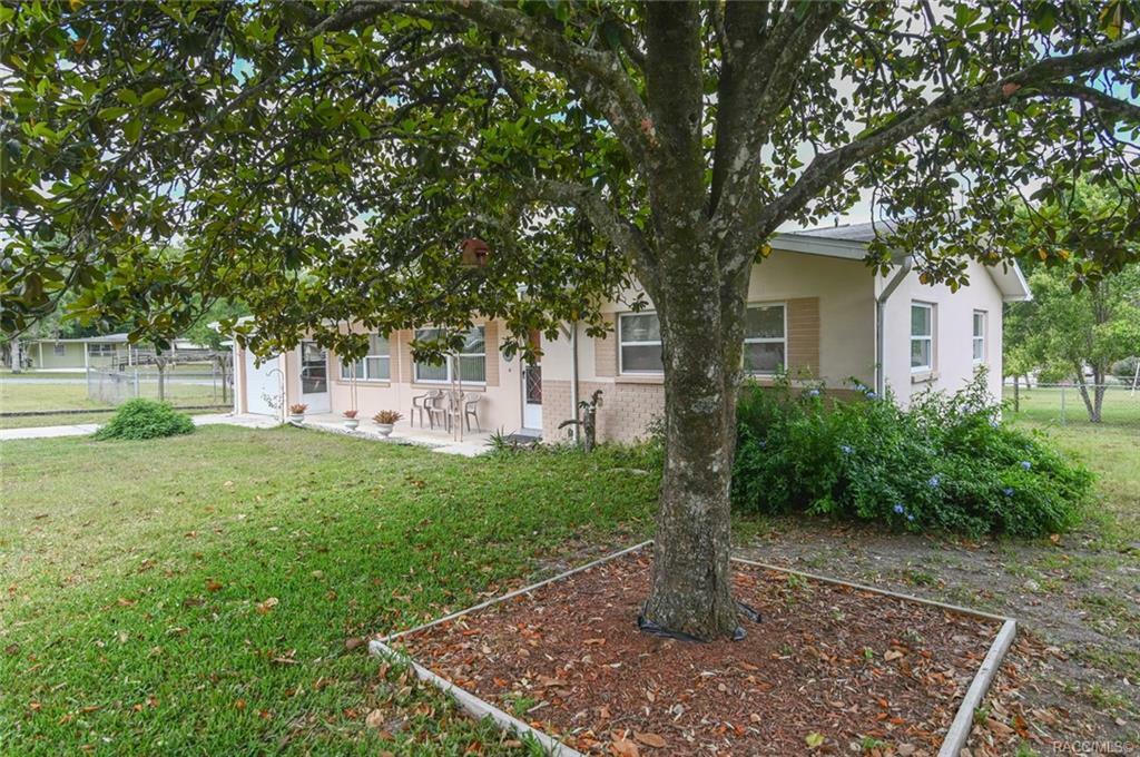 Property Photo:  4 N Adams Street  FL 34465 