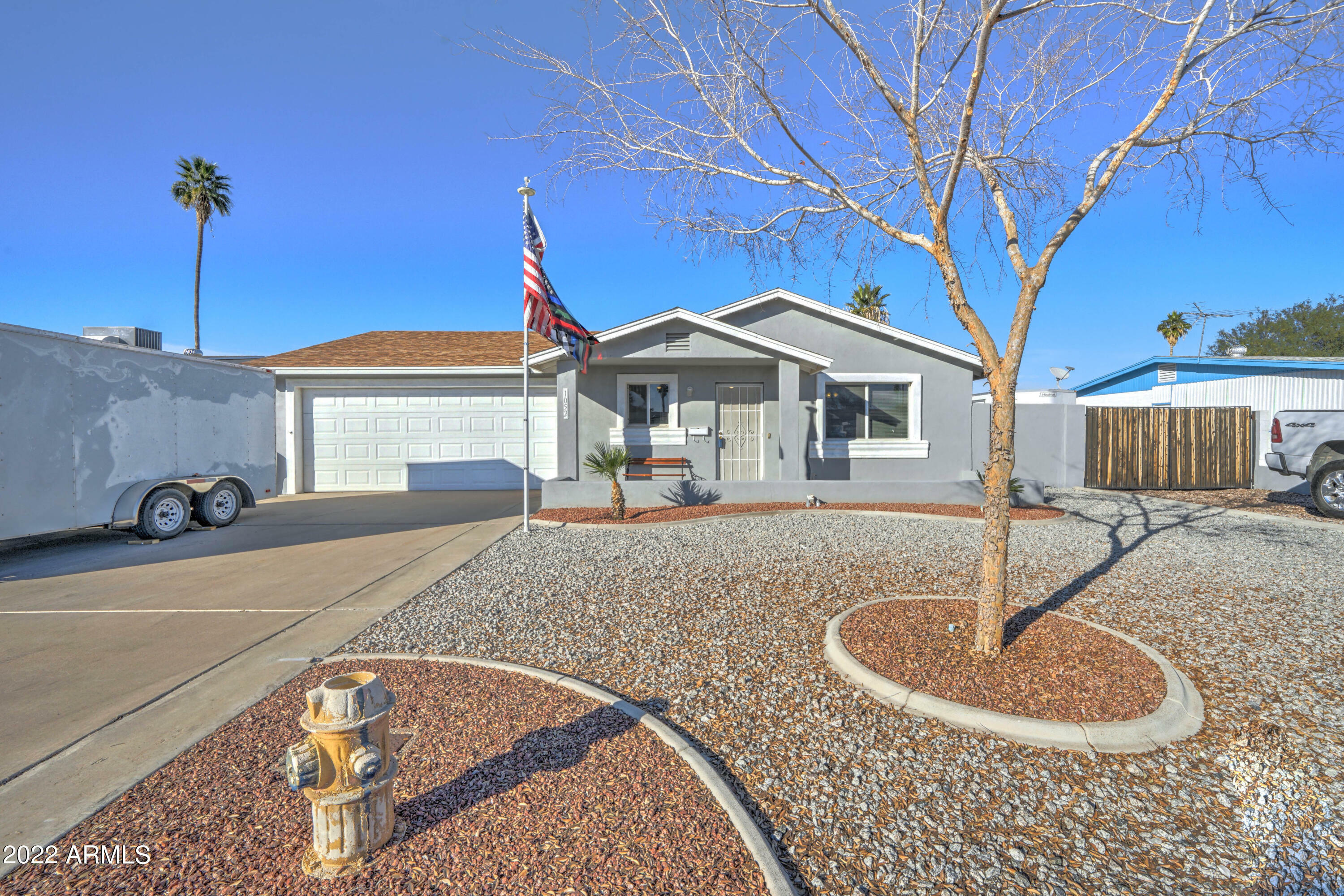 Property Photo:  1052 W Emerald Avenue  AZ 85210 