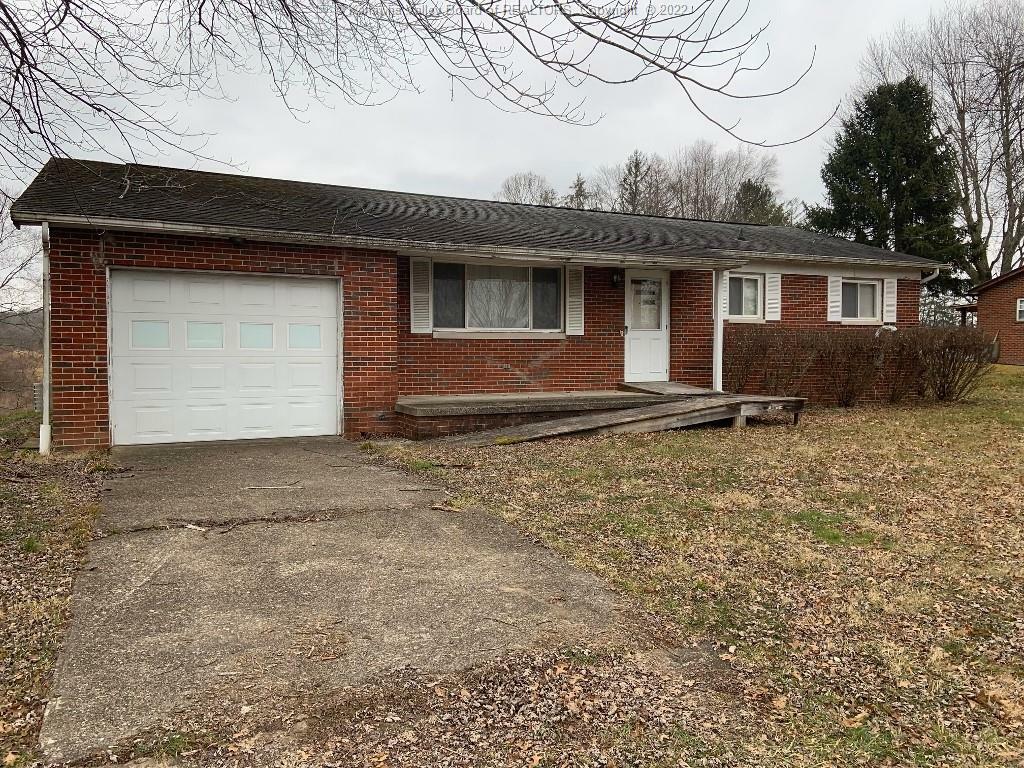 Property Photo: 4246 Teays Valley Road WV 25560