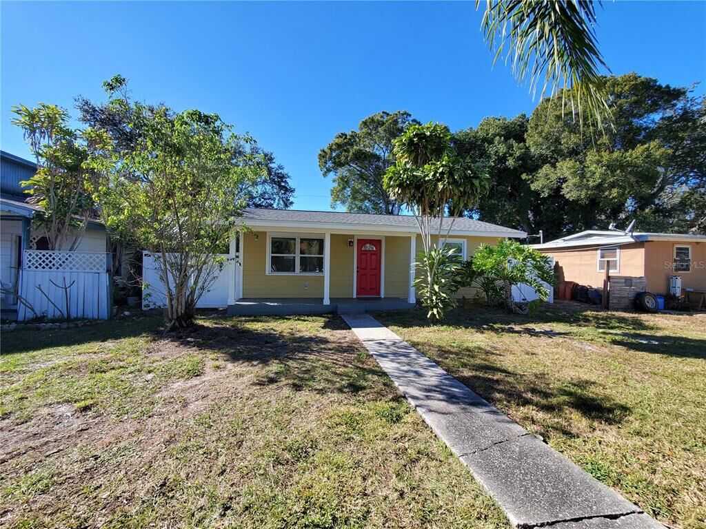 Property Photo:  2619 Miriam Street S  FL 33711 