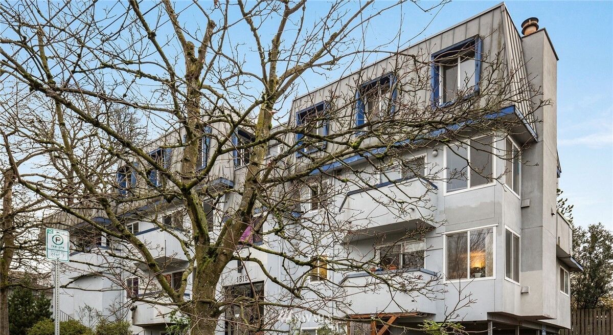 Property Photo:  1515 E Union Street 102  WA 98122 