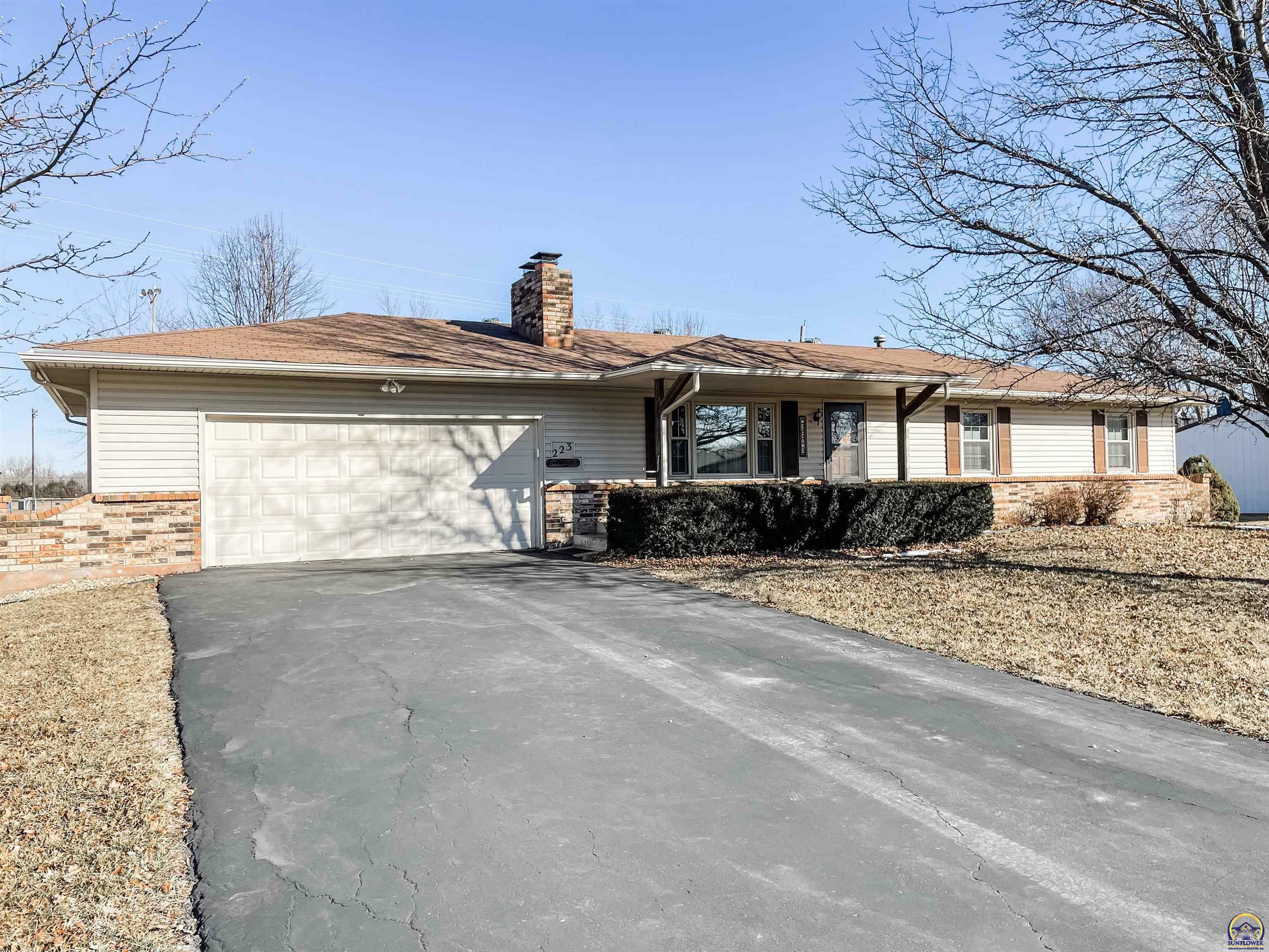 Property Photo:  223 Linden Circle  KS 66073 