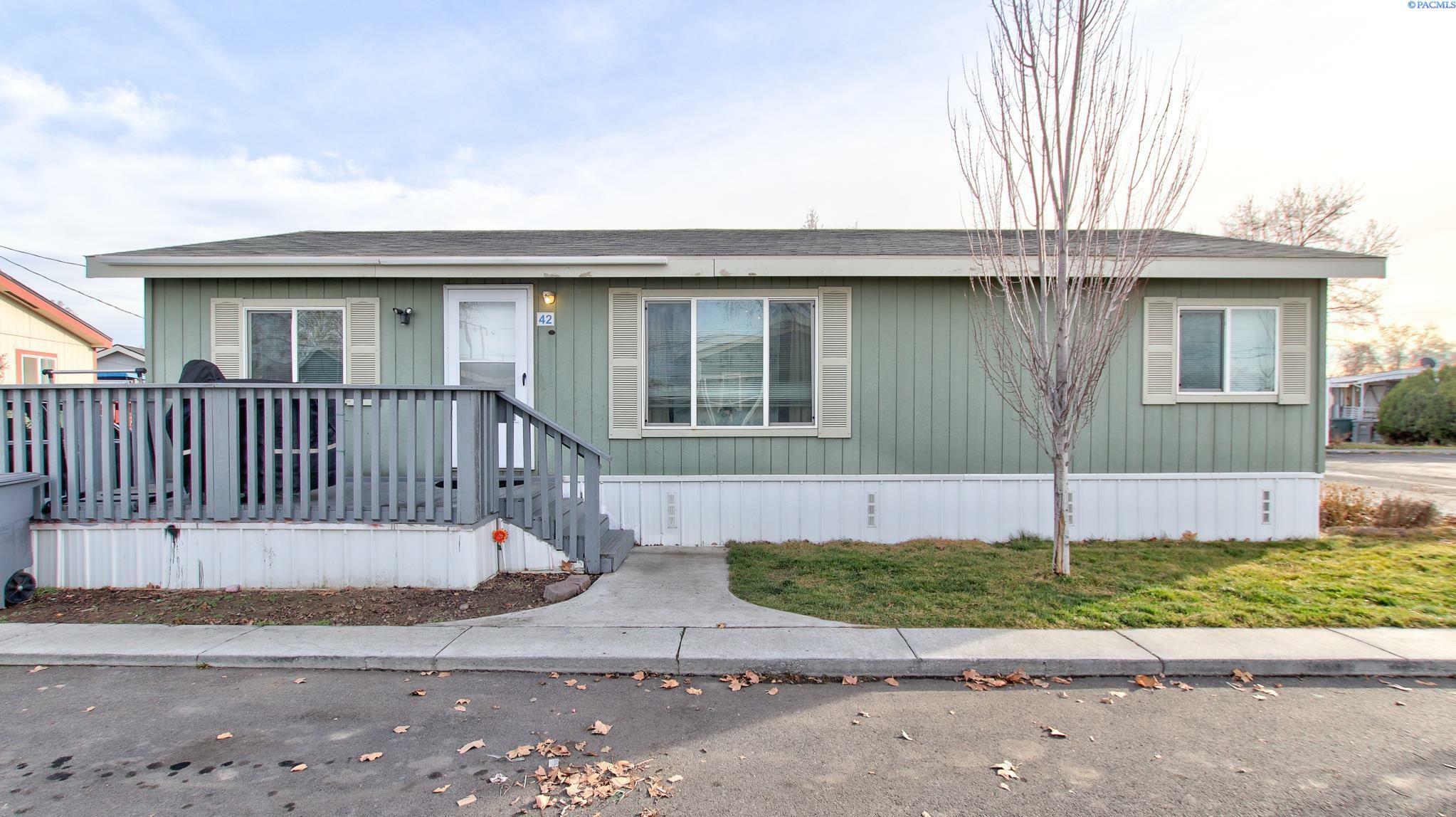 Property Photo:  42 Compton Lane  WA 99352 