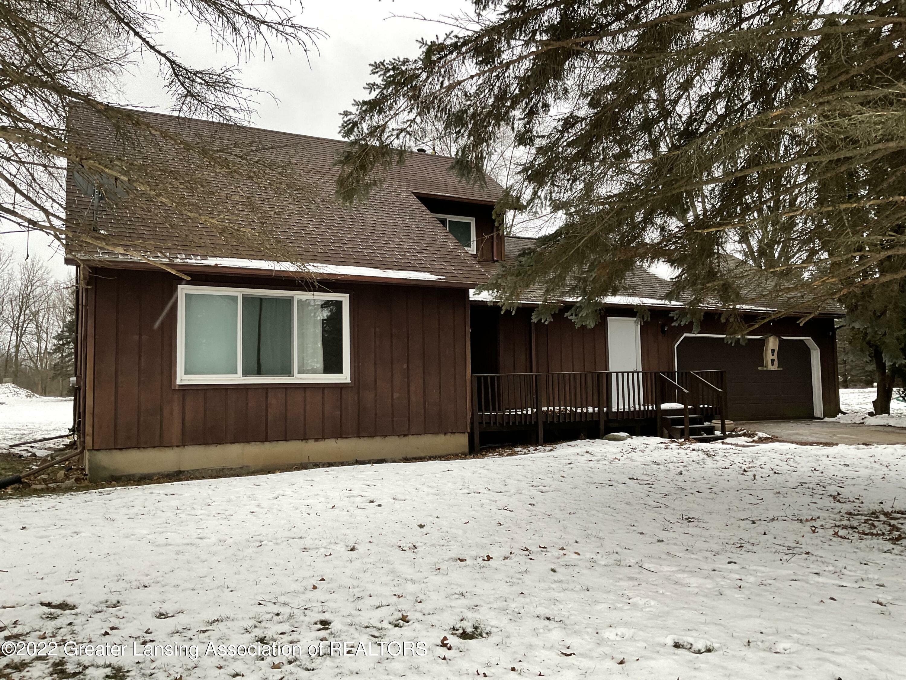 Property Photo:  242 E Santee Highway  MI 48813 