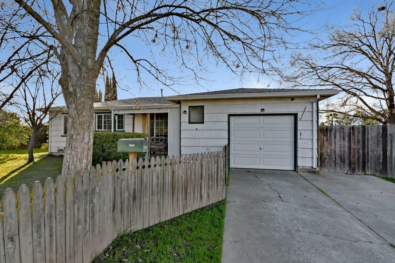 Property Photo:  1723 Bowling Green Drive  CA 95815 