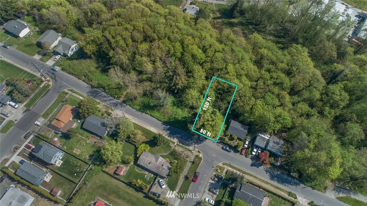 Property Photo: 3539 E Grandview Avenue WA 98404