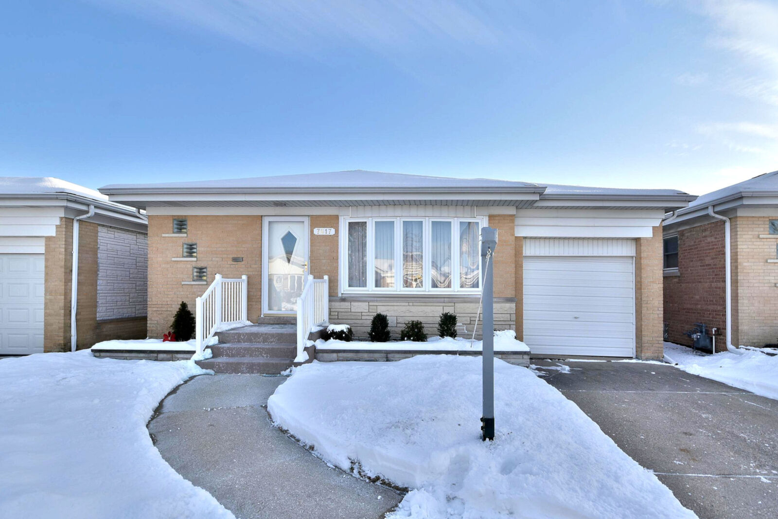 Property Photo:  7617 W Ainslie Street  IL 60706 