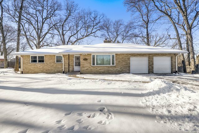 Property Photo: 4265 S Brown Circle IL 60031