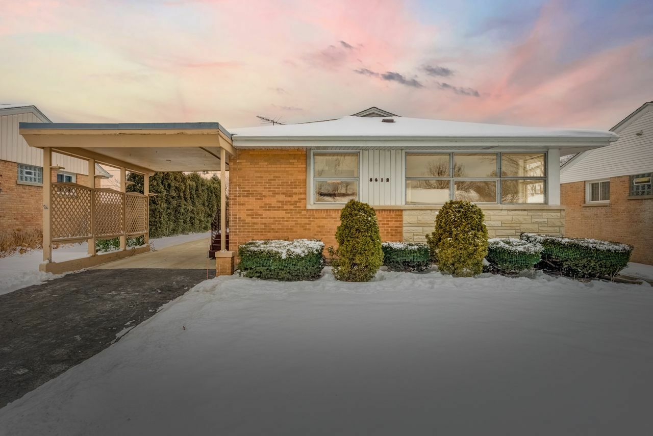 Property Photo: 8612 N Olcott Avenue IL 60714