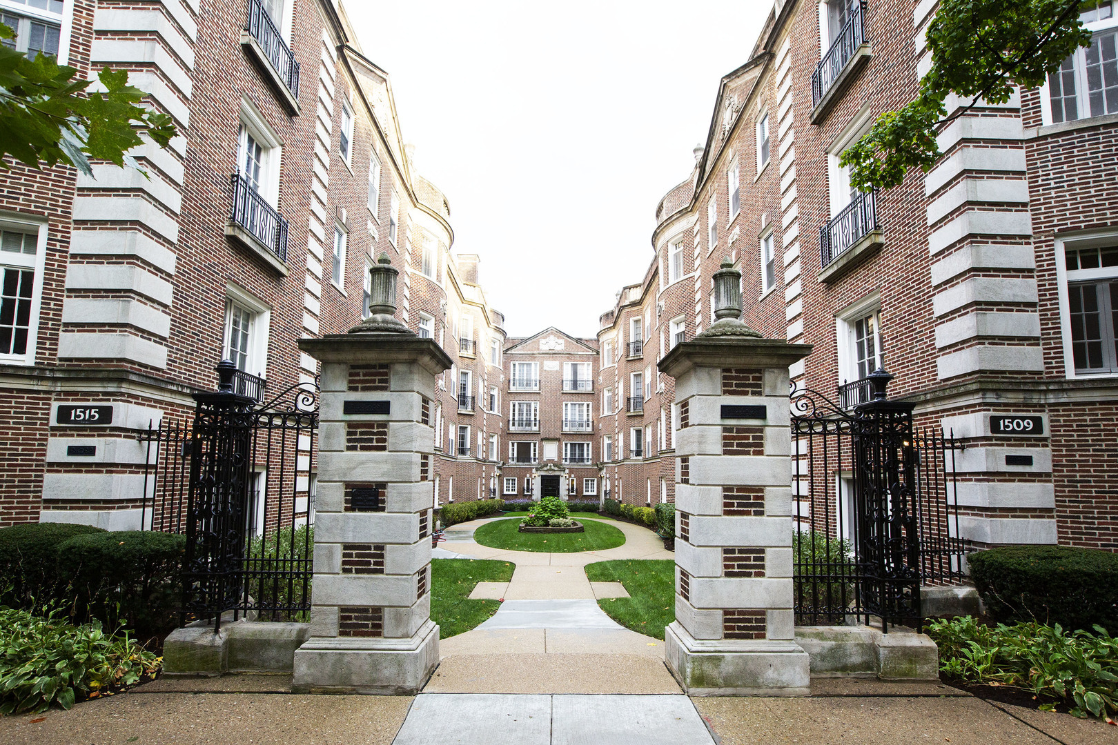Property Photo: 1509 Hinman Avenue 3E IL 60201