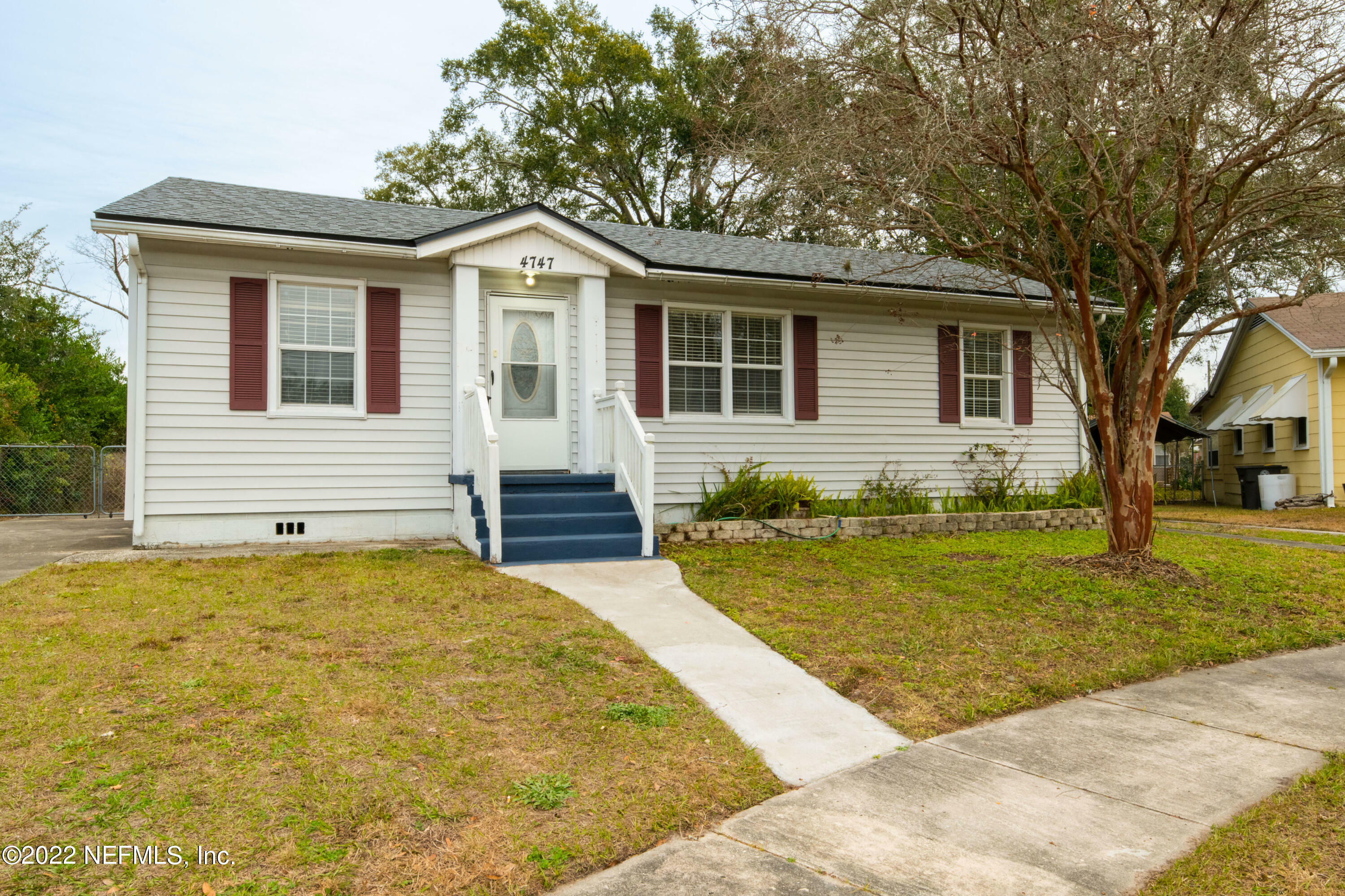 Property Photo:  4747 Dundee Circle  FL 32210 