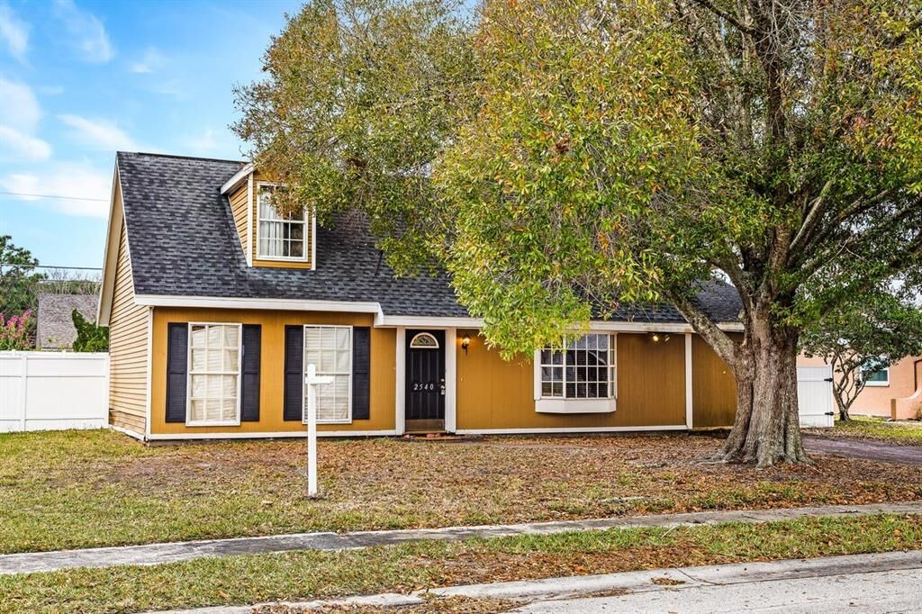 Property Photo:  2540 Bucida Drive  FL 34232 