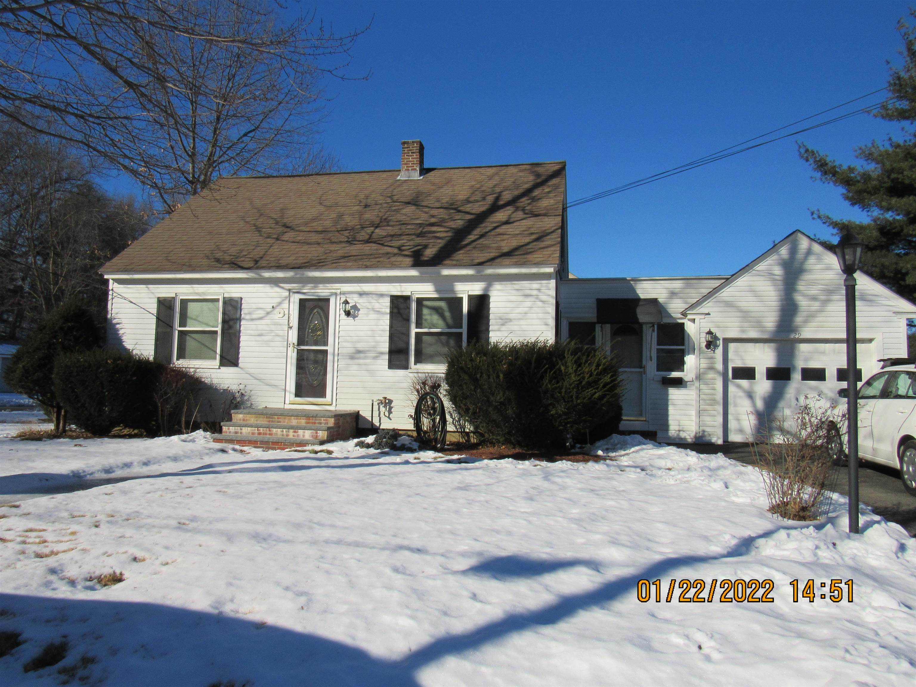 Property Photo:  29 Newgate Circle  NH 03102 