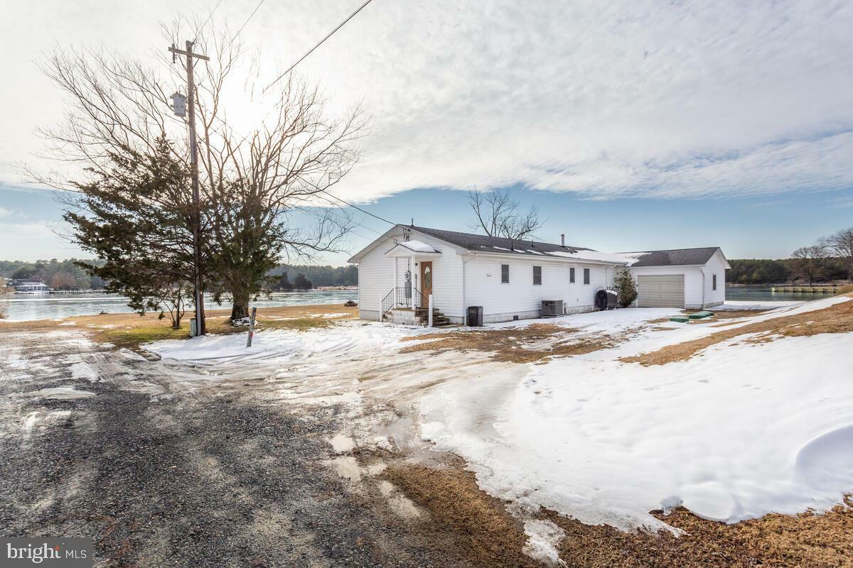 Property Photo: 14717 Eisenhower Way MD 20687