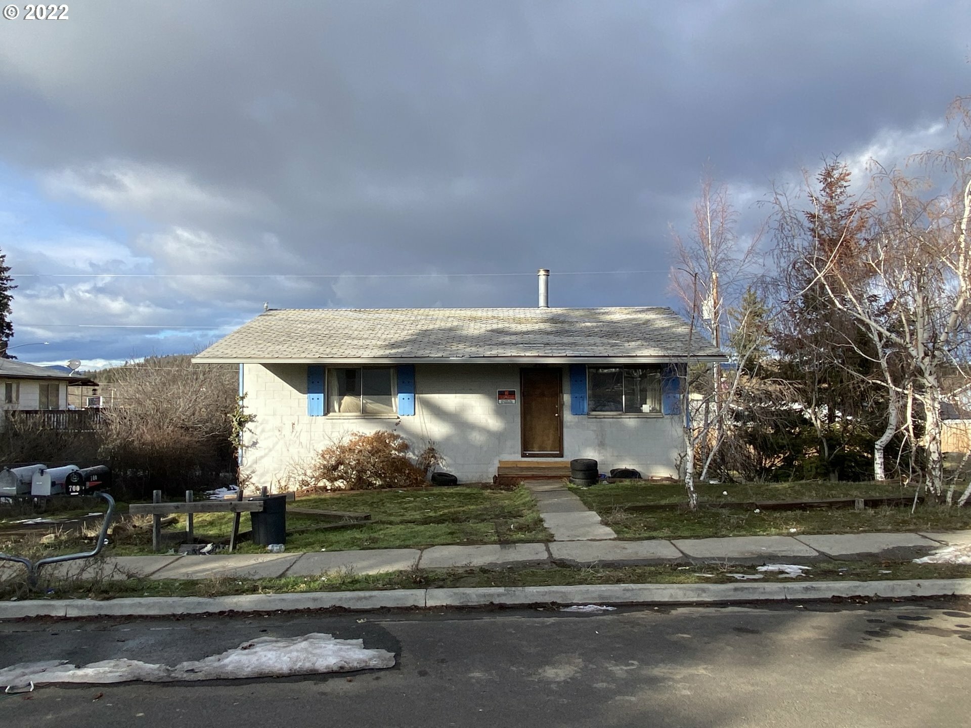 Property Photo:  707 E Court St  WA 98620 