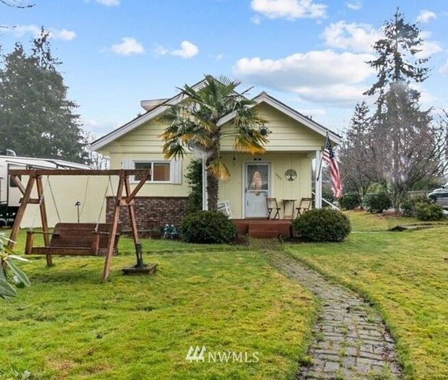 Property Photo: 1502 W Martin Street WA 98541