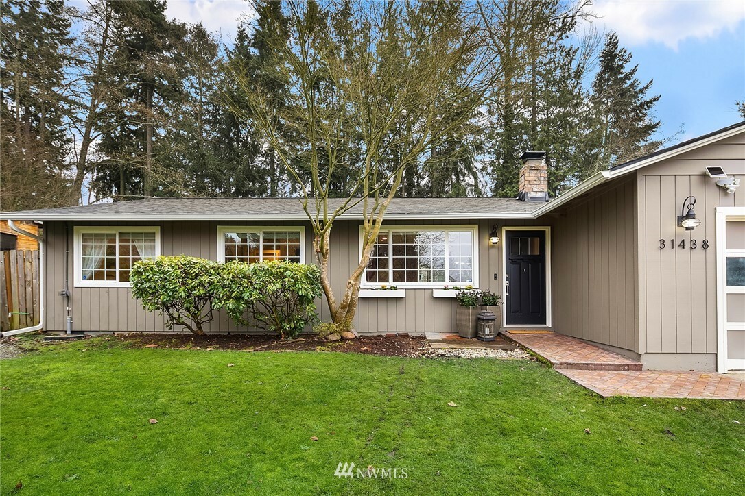 Property Photo:  31438 50th Avenue SW  WA 98023 