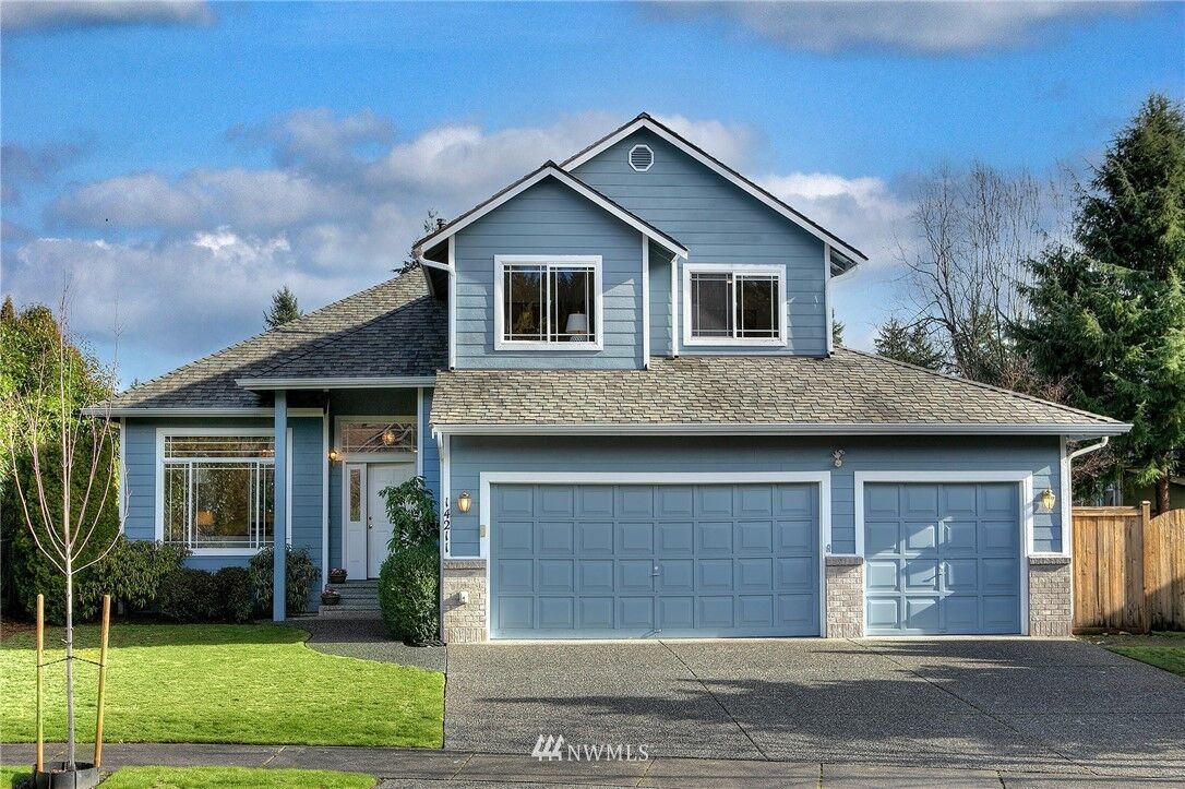 Property Photo:  14211 28th Drive SE  WA 98012 