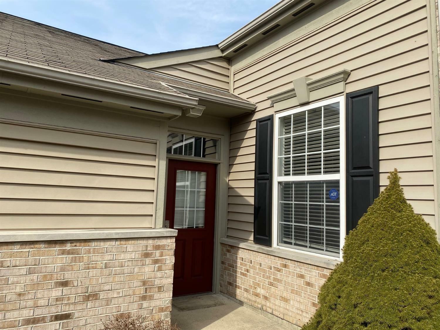 Property Photo:  4384 English Oak Ct  OH 45040 