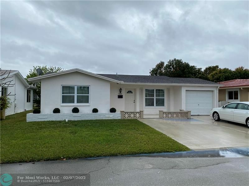 Property Photo: 6806 NW 58th Ct FL 33321