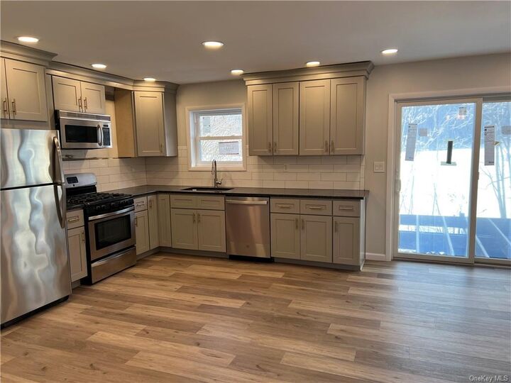273 East Drive  Walden NY 12586 photo