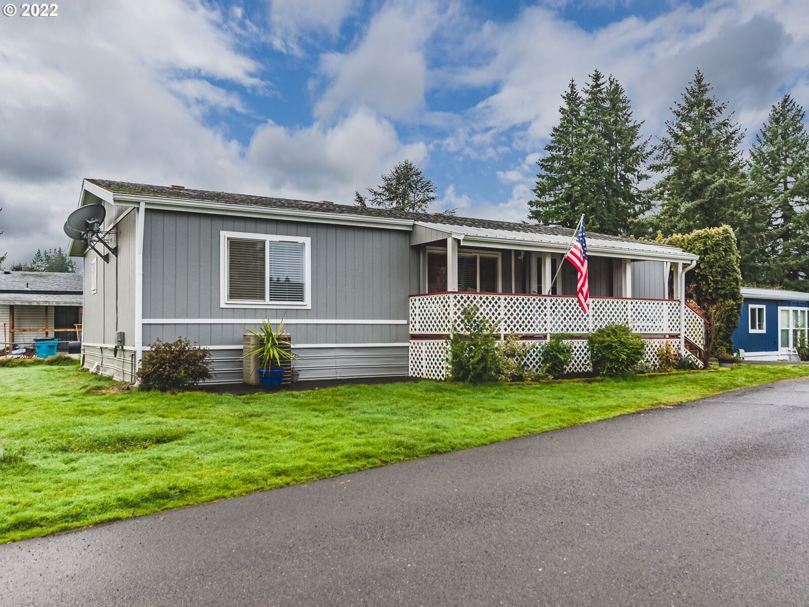 Property Photo: 15619 NE Caples Rd 10 WA 98606