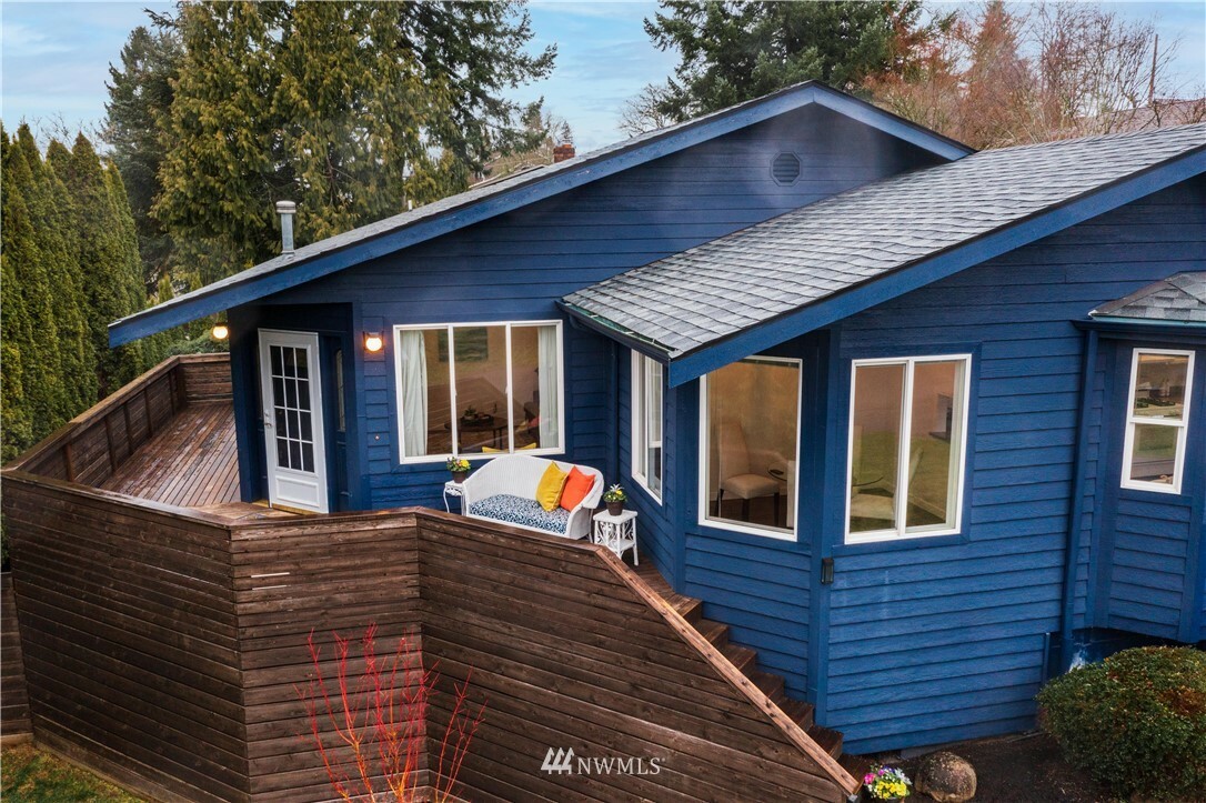 Property Photo:  26616 NE Stewart Street  WA 98019 