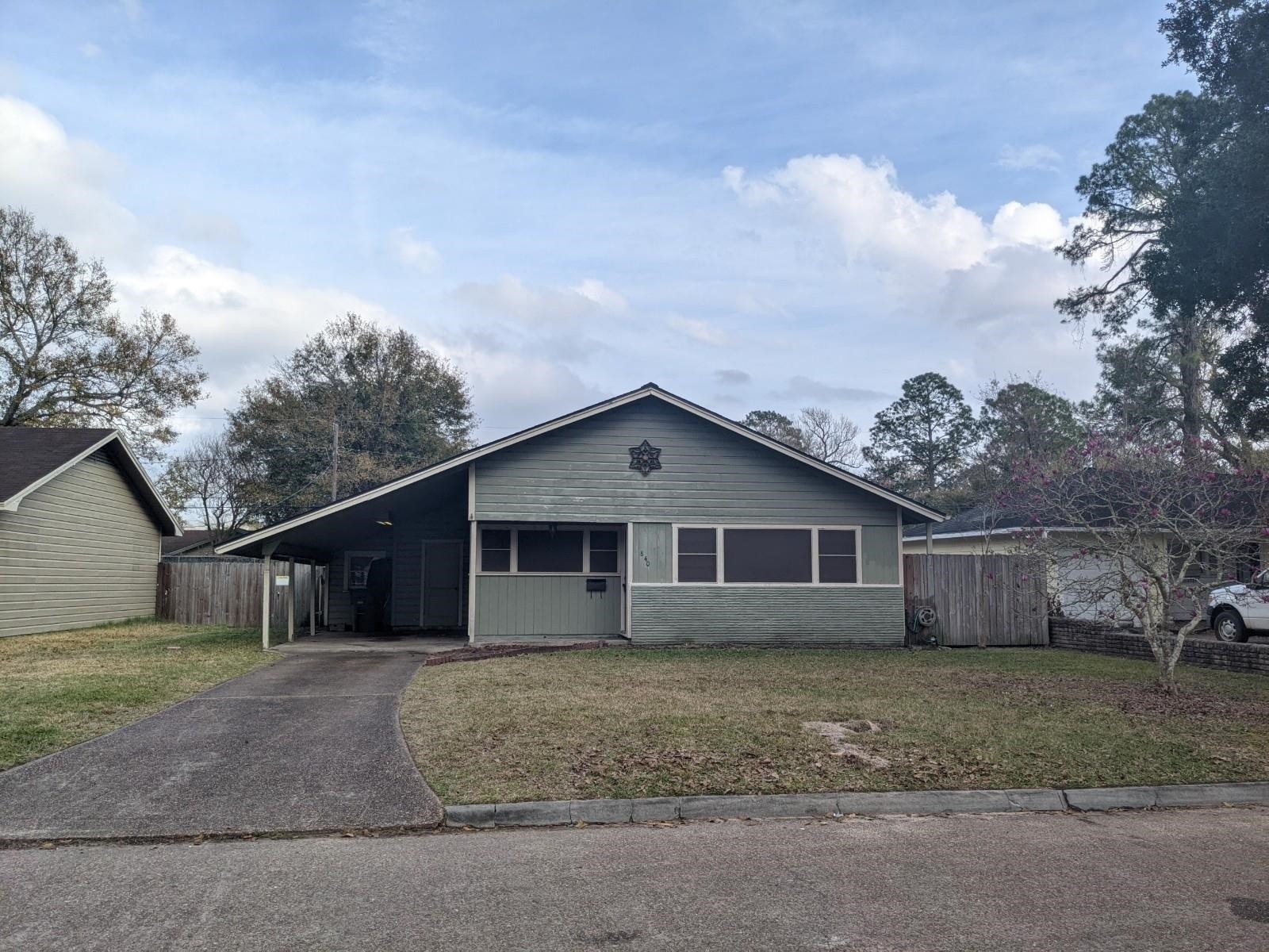 Property Photo:  840 Parson Dr  TX 77706 