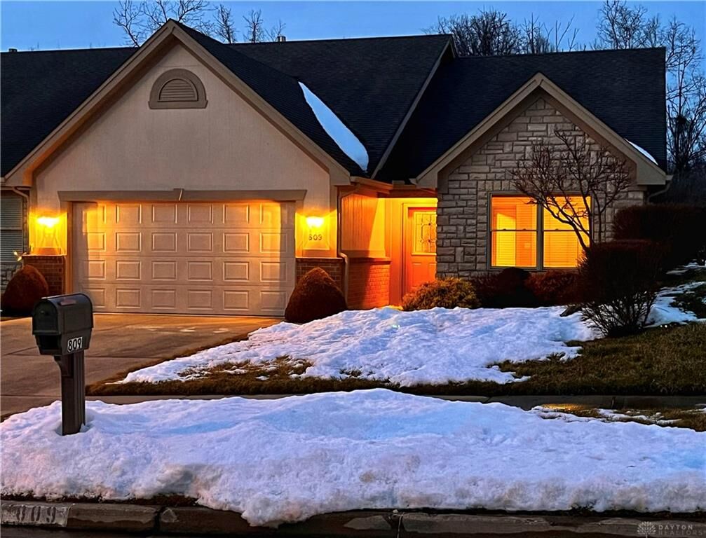 Property Photo: 809 Waldsmith Way OH 45377