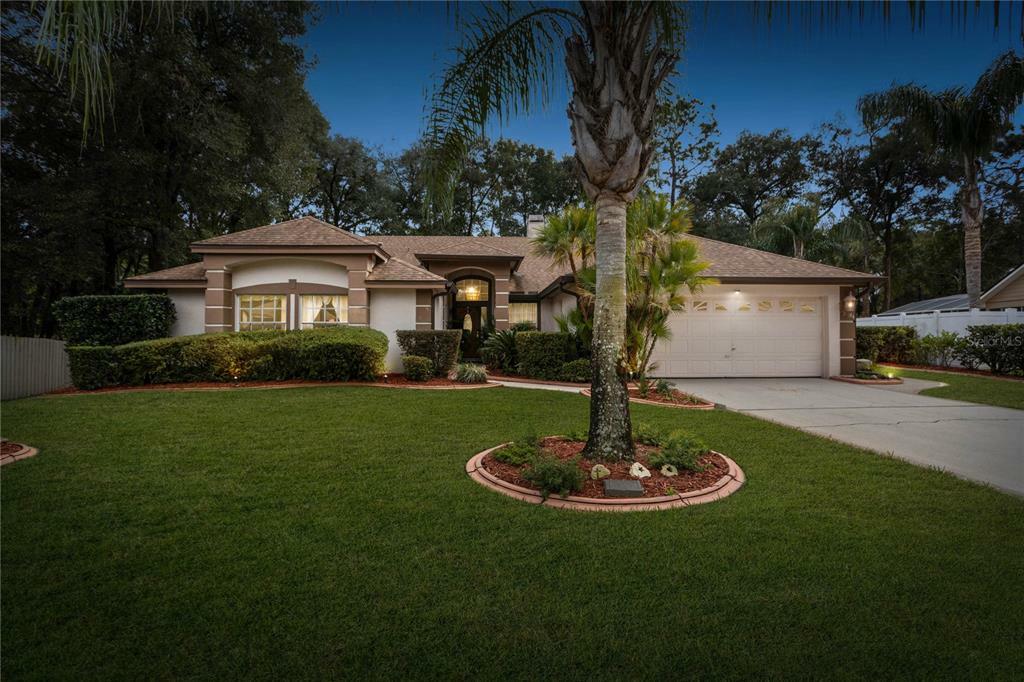 Property Photo: 704 Falling Leaf Court FL 32724