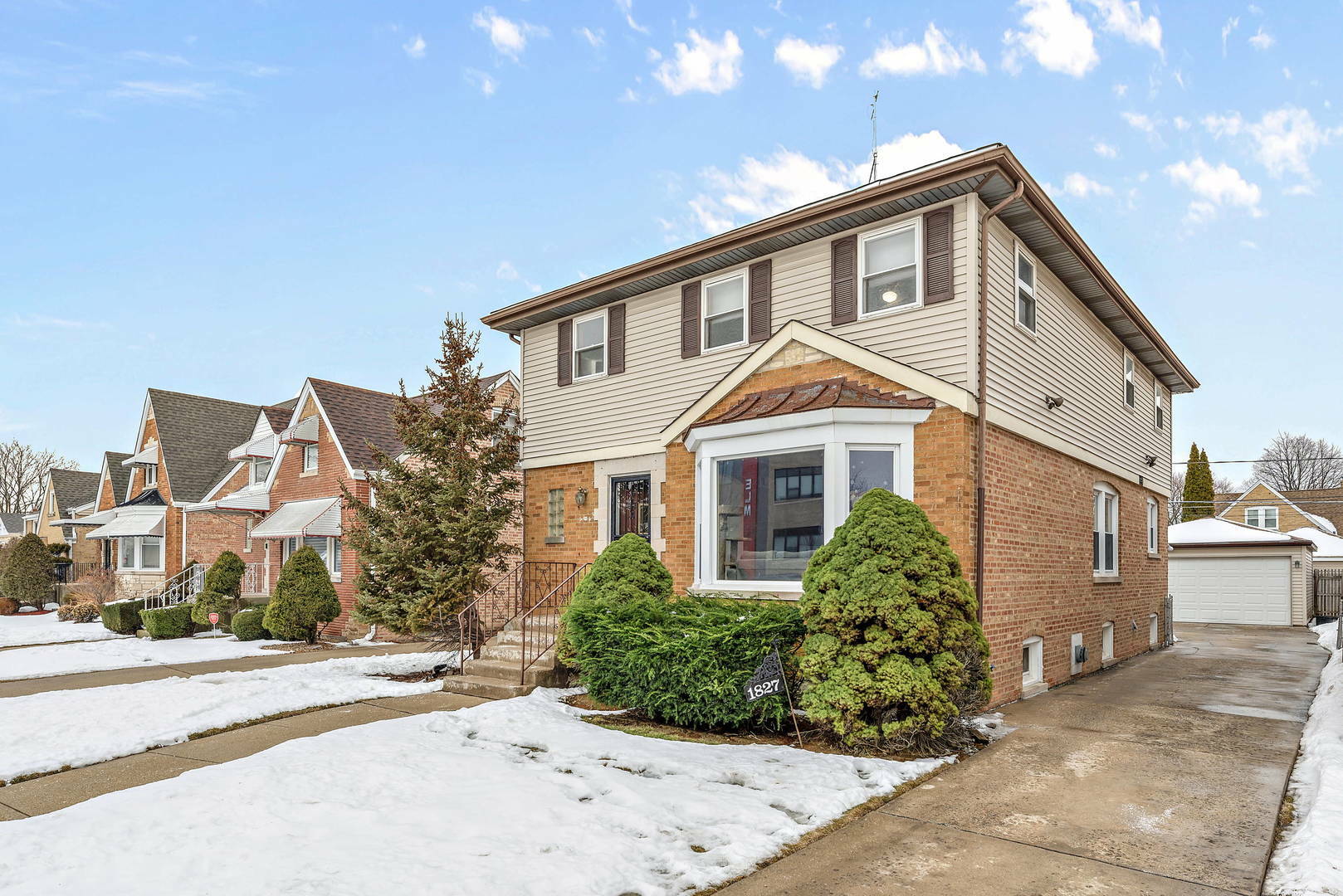 Property Photo: 1827 N 76th Avenue IL 60707