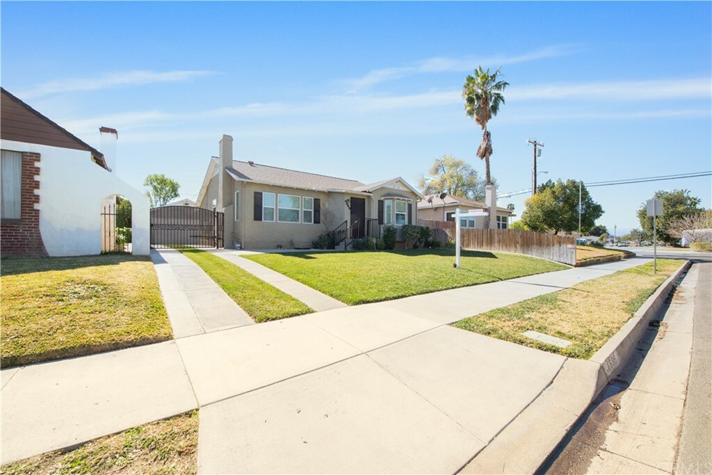 Property Photo: 4686 Merrill Avenue CA 92506