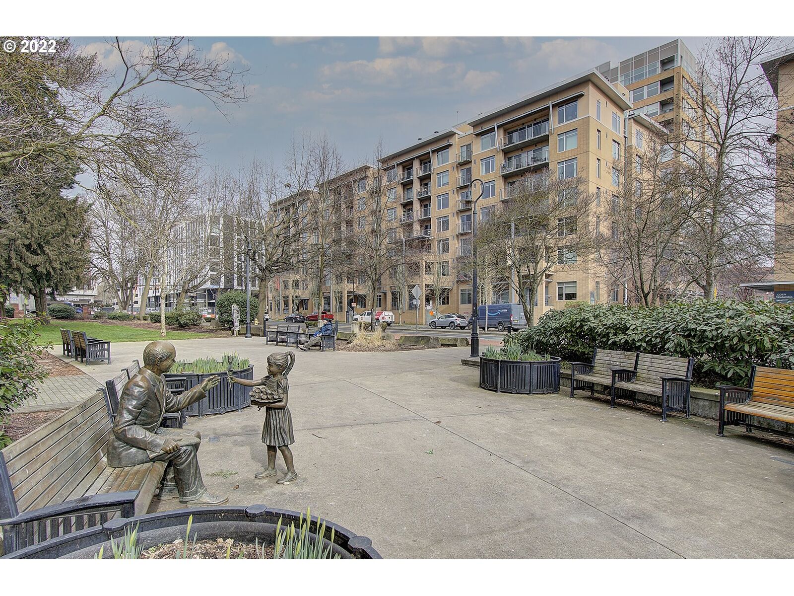 Property Photo: 701 Columbia St 101 WA 98660