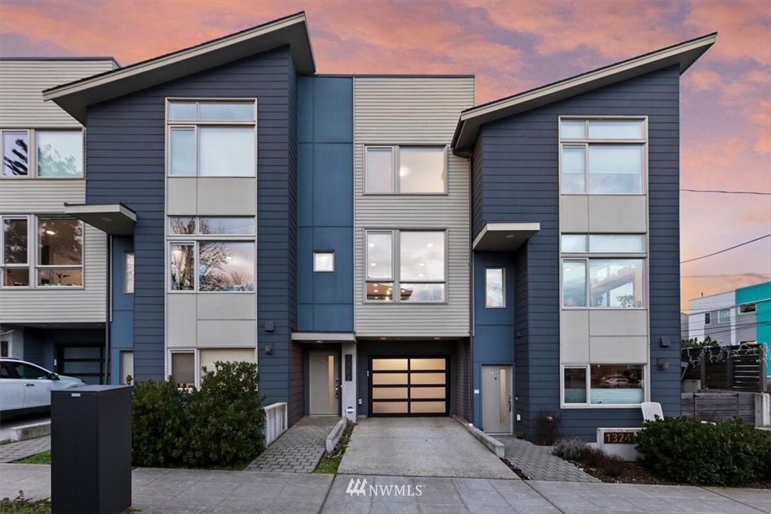 Property Photo:  1322 S Atlantic Street  WA 98144 