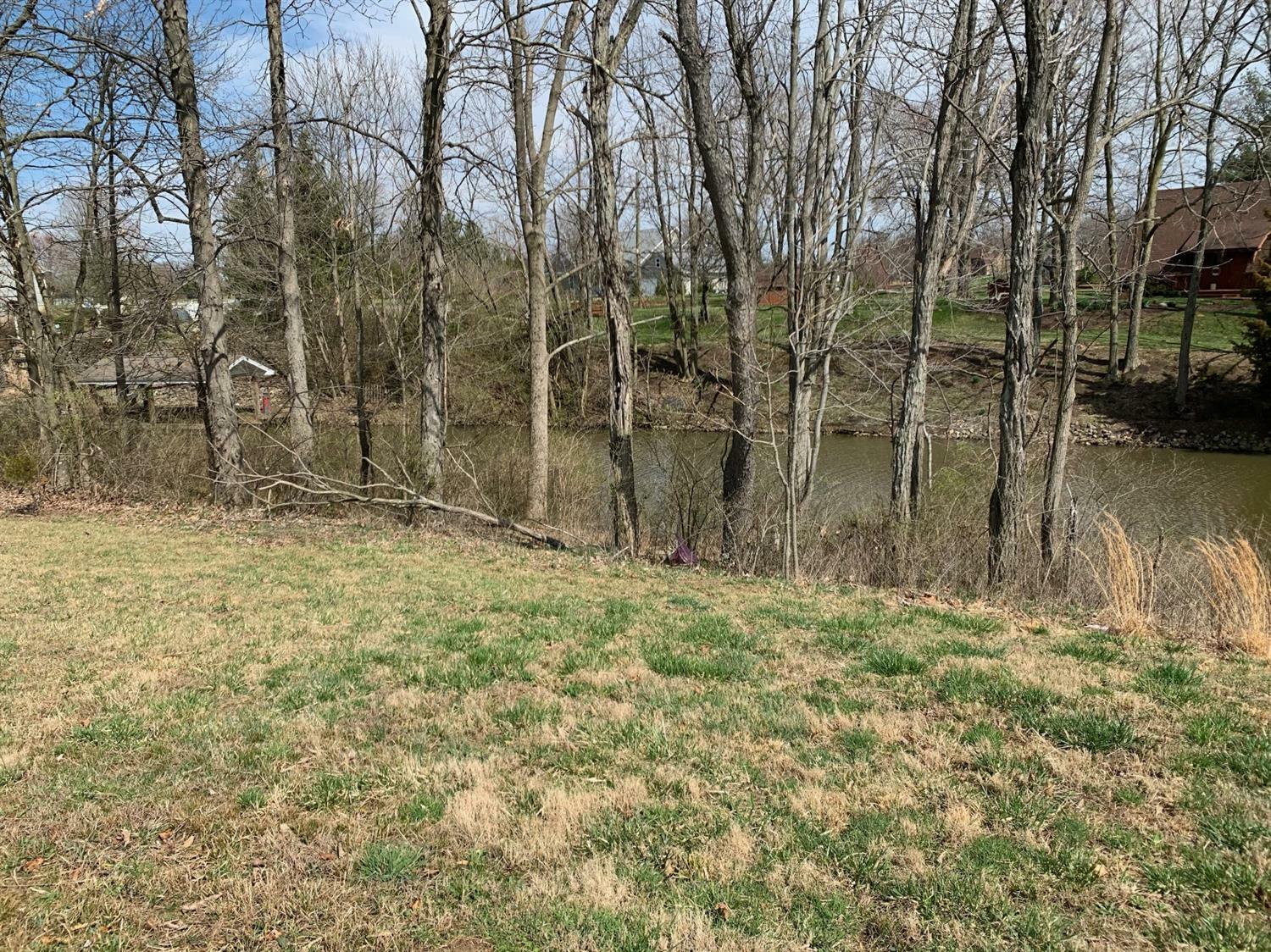 Property Photo: 662 Waynoka Dr 4024 OH 45171