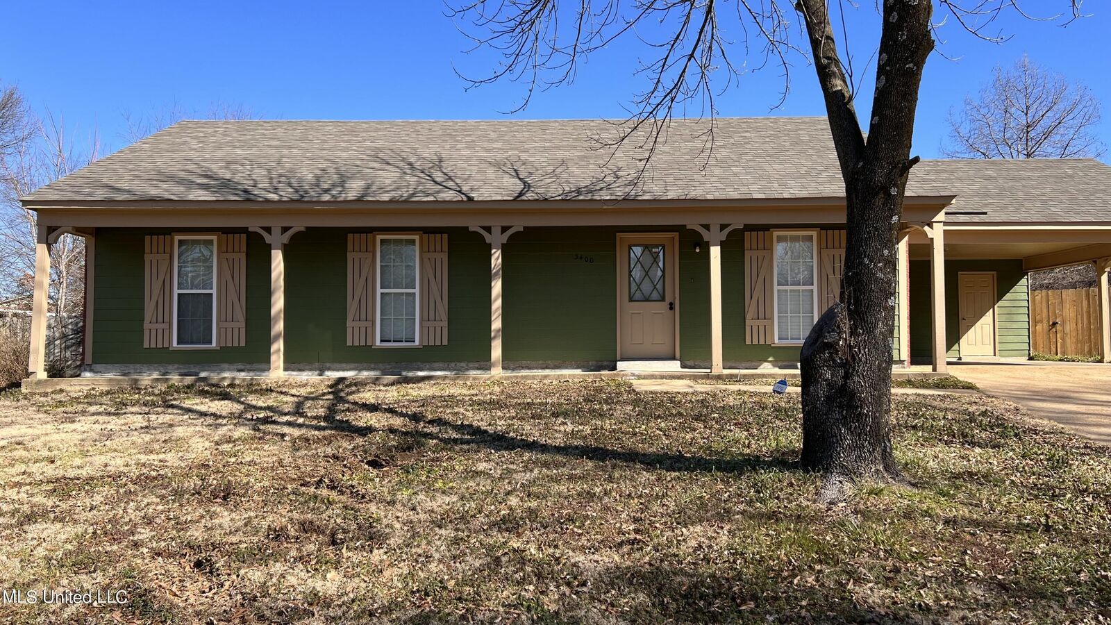 Property Photo:  3400 Dorchester Cove  MS 38637 