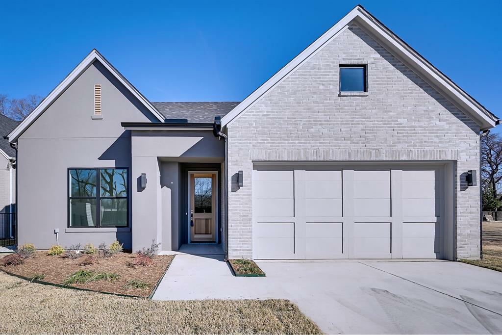 Property Photo: 5622 Oaks Lane TX 76114