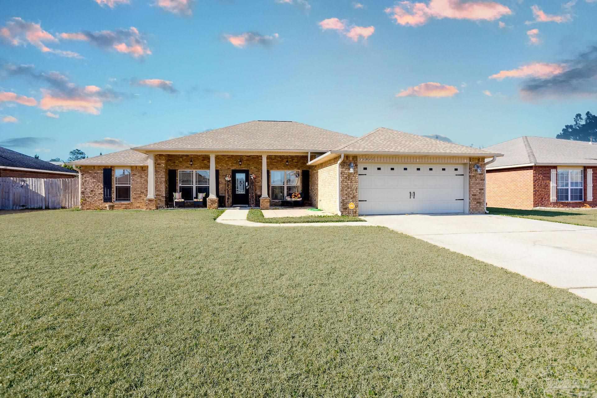 Property Photo: 11611 Aruba Dr FL 32506