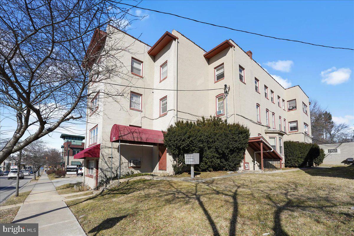 Property Photo: 397 E Baltimore Avenue #104 PA 19063