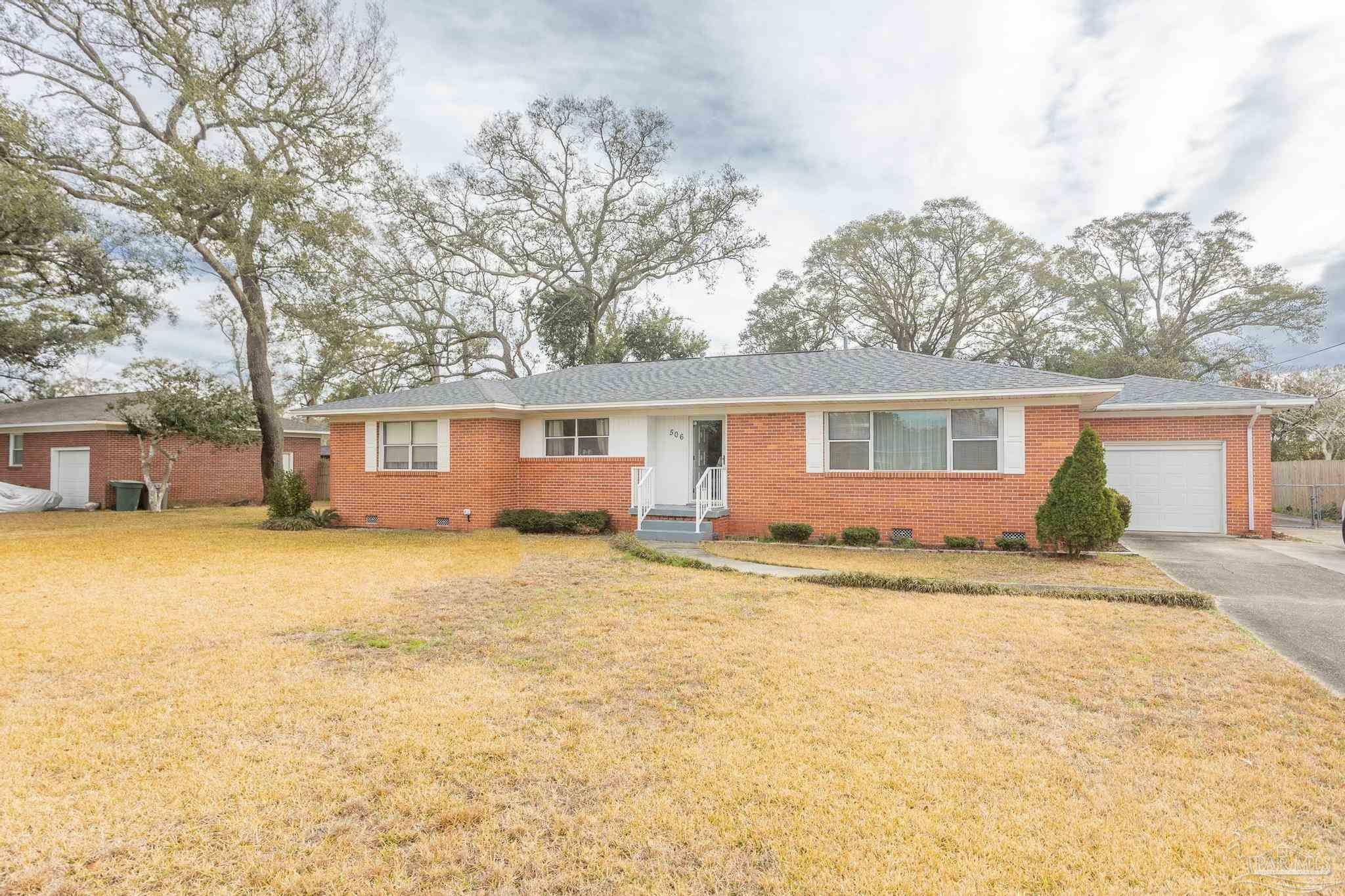Property Photo: 506 N 71st Ave FL 32506