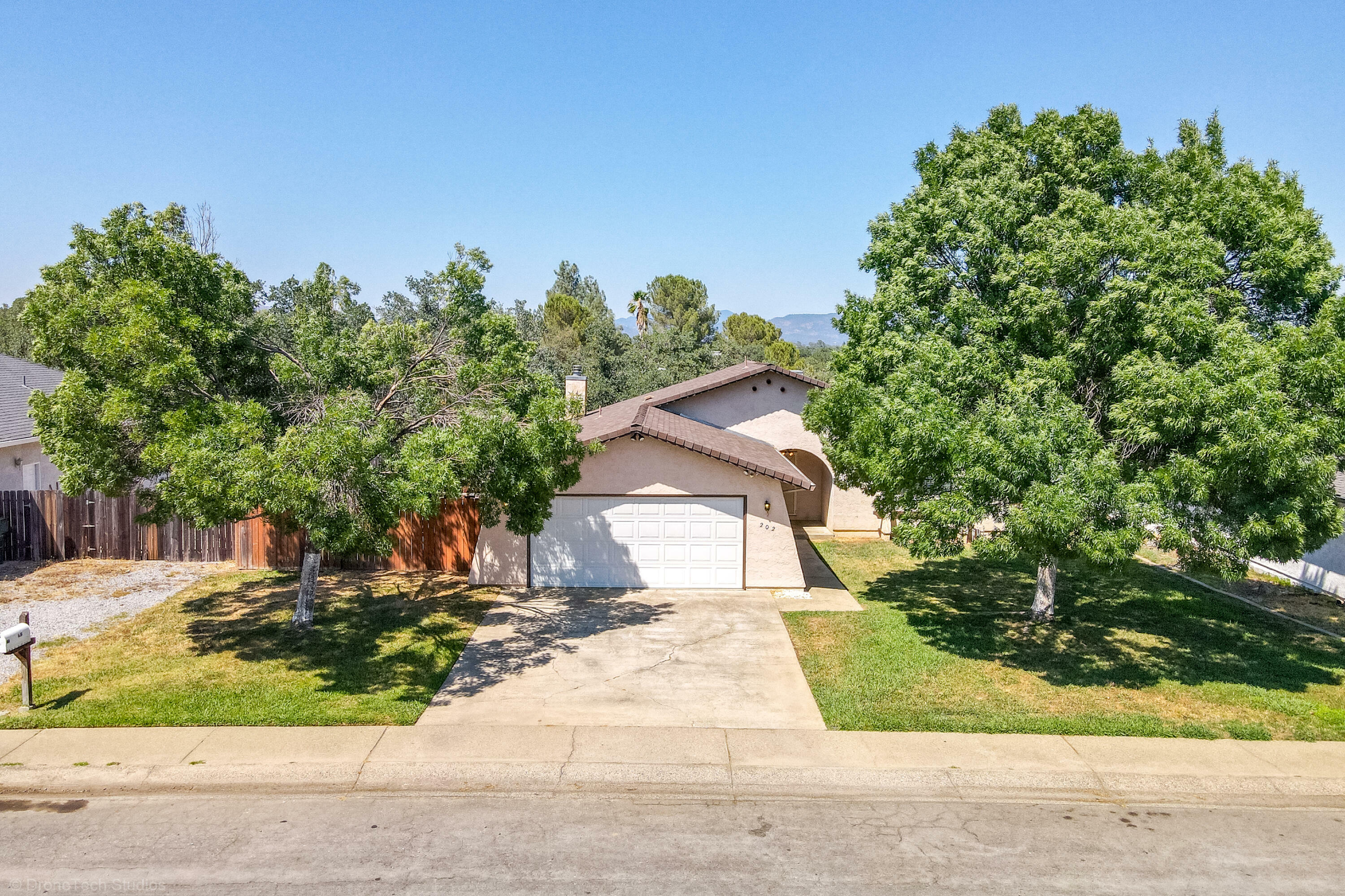 202 Woodcliff Dr.  Redding CA 96003 photo